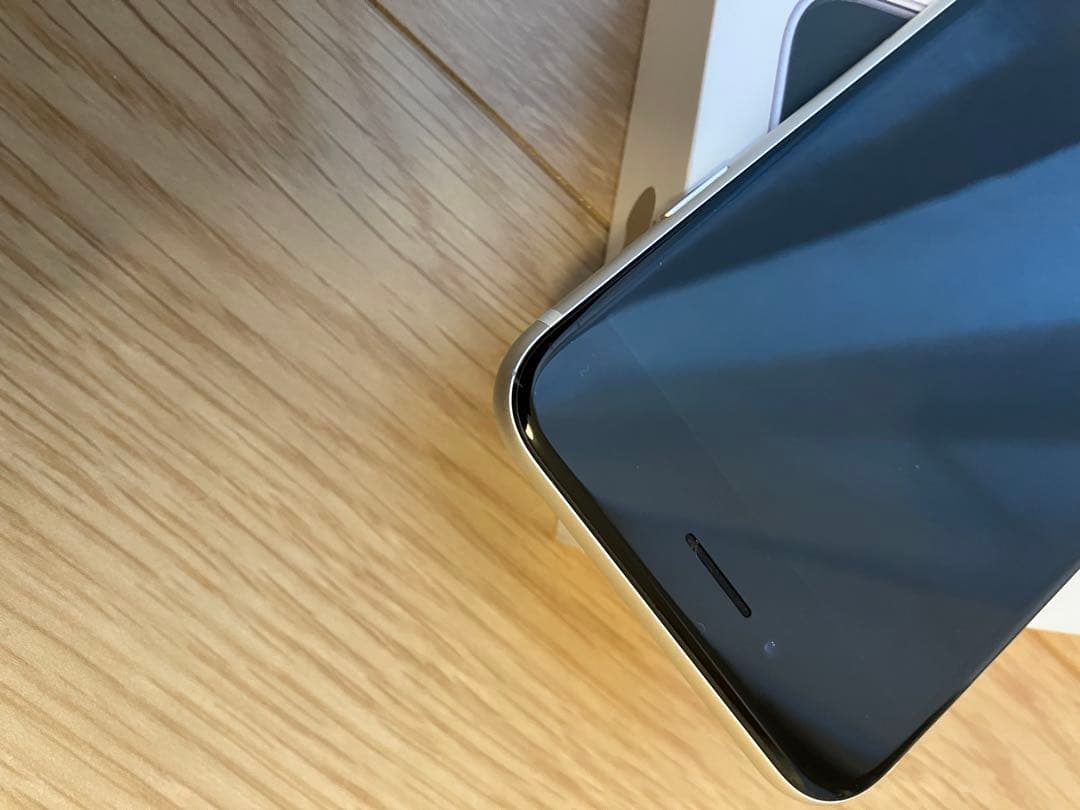 iPhone SE (第3世代) スターライト 本体　付属品(新品)付き