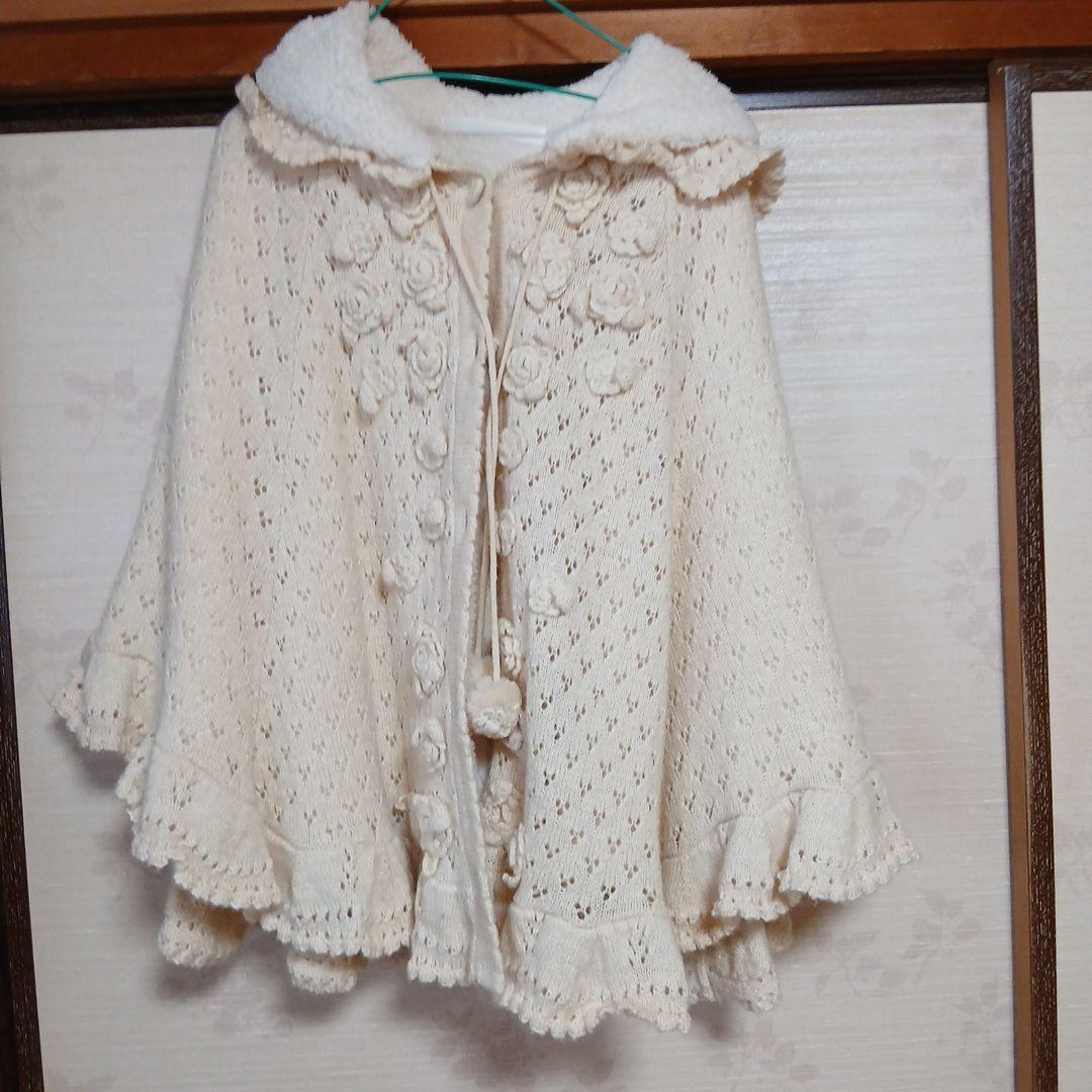 アイボリー 花モチーフ ニット　ポンチョフード付き