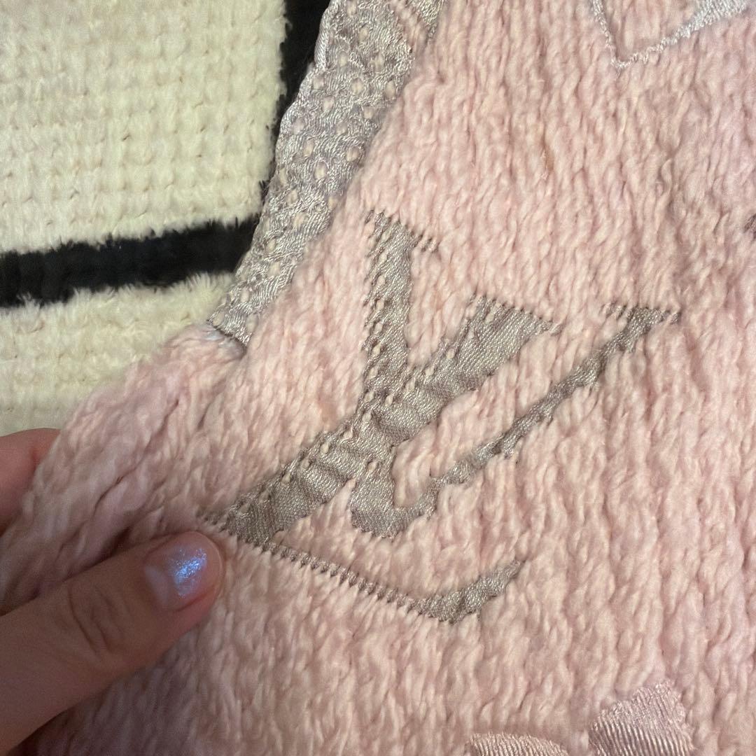LOUIS VUITTON ピンク マフラー