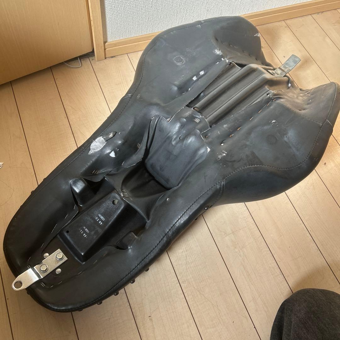 ハーレー　ツーリング　ロードキング　97〜　スティングレイ？シート