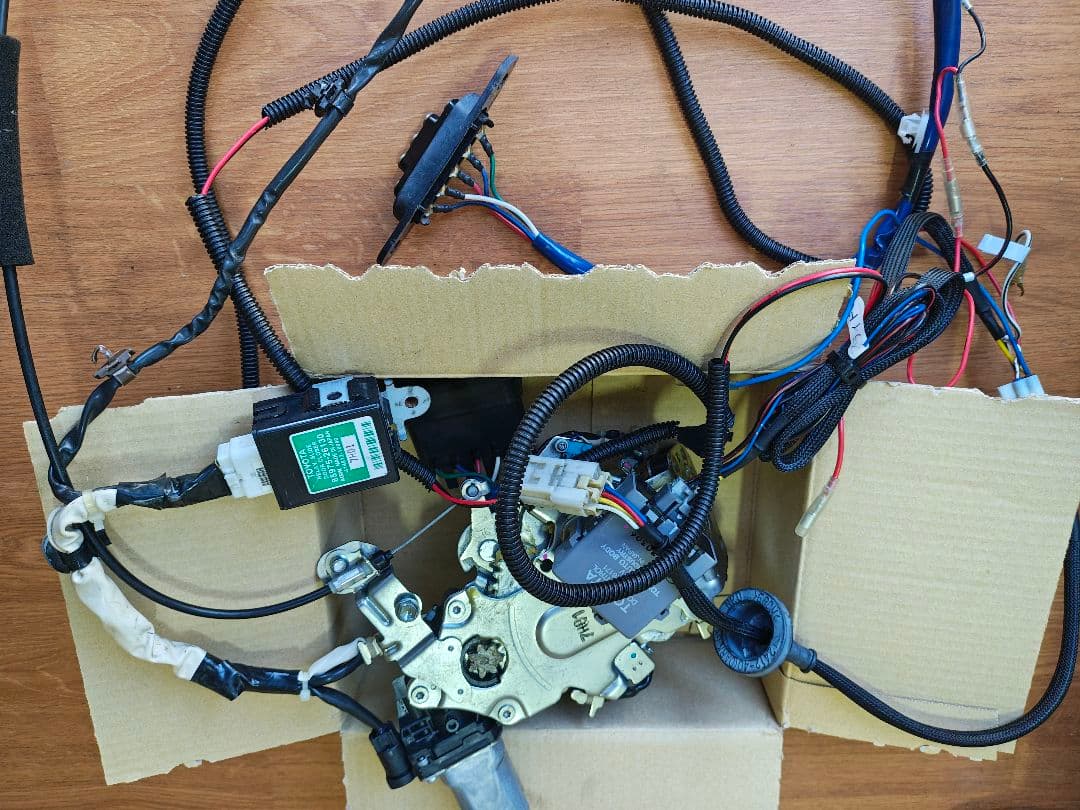 ハイエース　左側スライドドアイージークローザー　後付配線加工済み