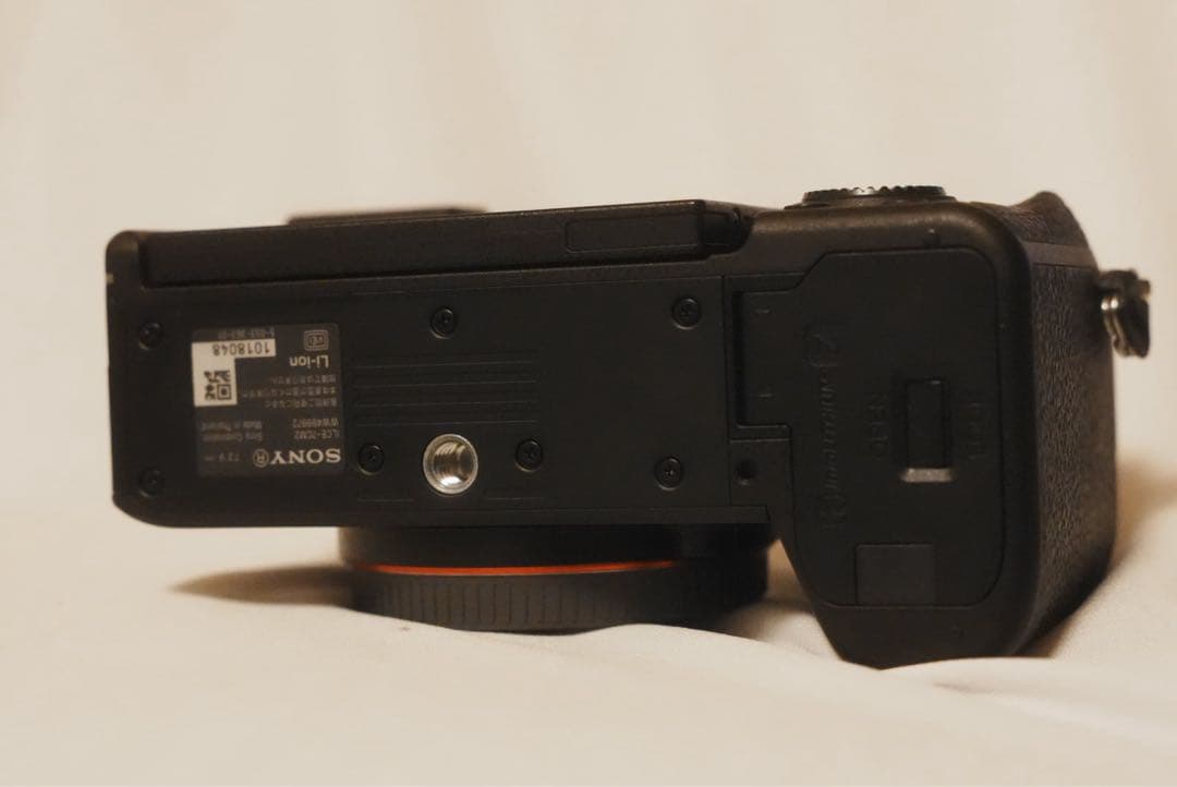 【保証2029年2月16日まで】ソニー　α7CⅡ ボディ　ブラック　リグ付