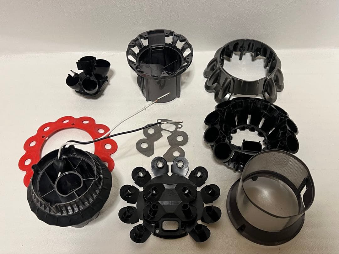 動作品ダイソンコードレス掃除機 dyson sv12 V10 bw