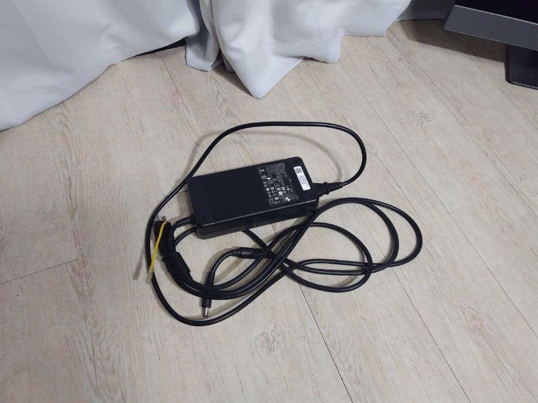 りょつページ DELL 4Kモニター 一体型パソコン