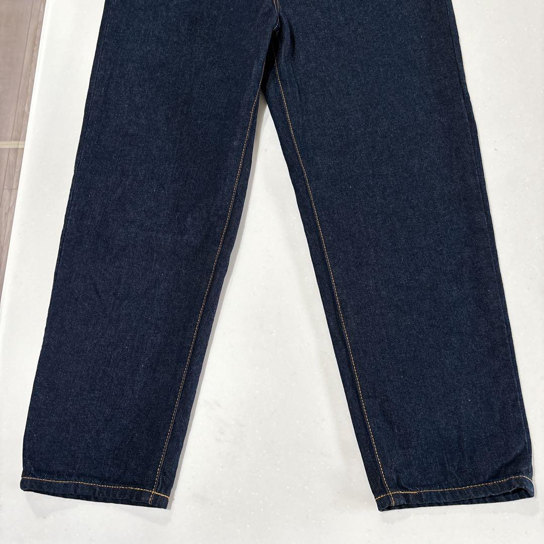 「カジュアルすぎない大人顔」新定番のテーパードデニム インディゴ Mサイズ