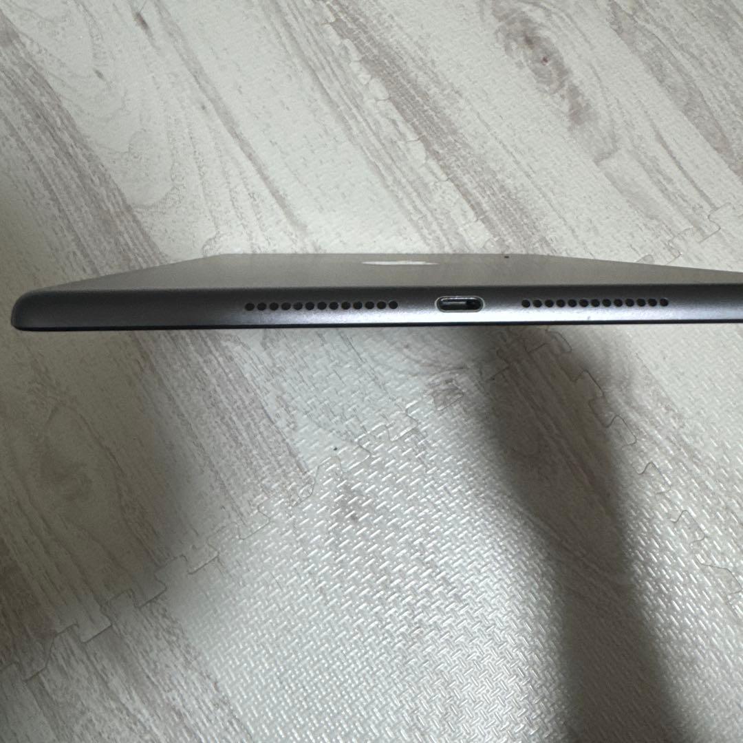 Apple iPad 第7世代　32GB 本体