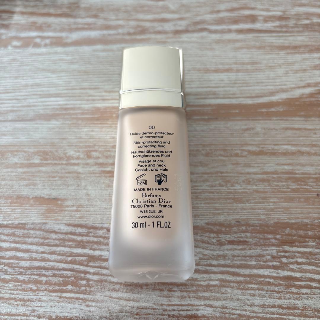 Dior プレステージ ホワイト ル プロテクター UV ルミエール BB00