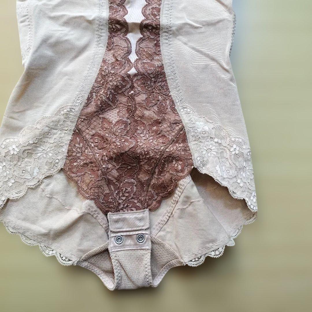 新品 85 LL LA-LA 補正ボディスーツ ベージュ・ブラウン