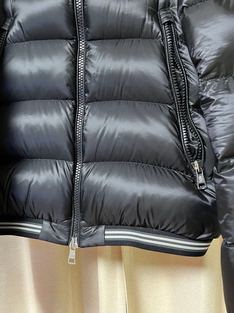 Moncler フード付きダウンジャケット ブラック