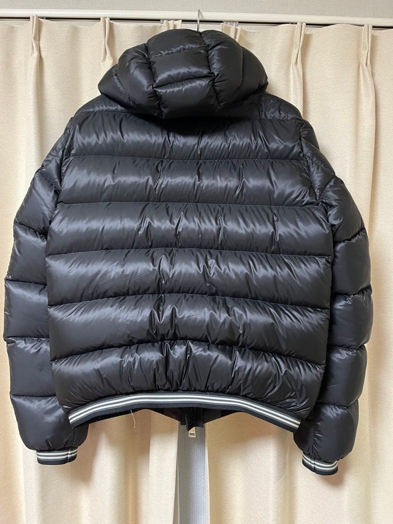 Moncler フード付きダウンジャケット ブラック