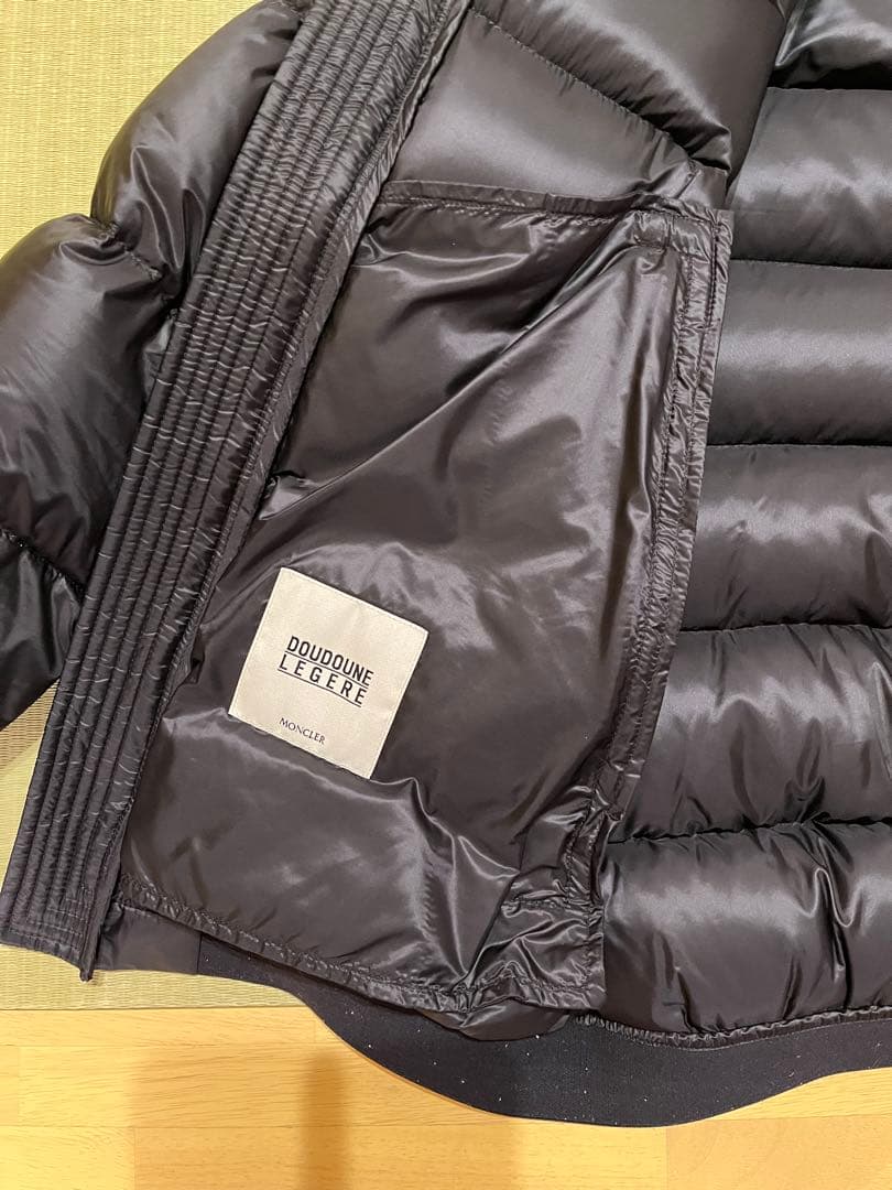 Moncler フード付きダウンジャケット ブラック