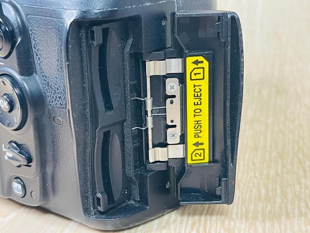 Nikon D7000 ニコン ボディ