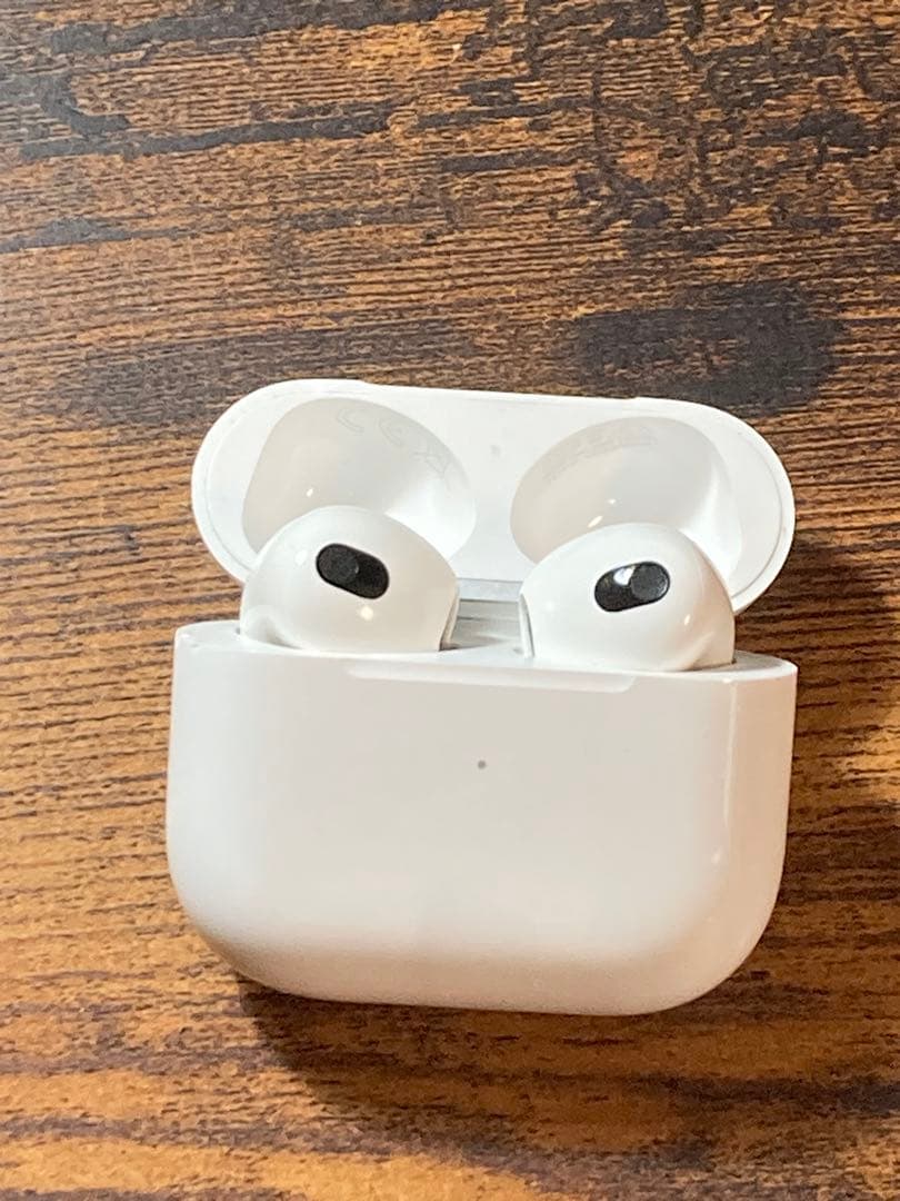 AirPods（第3世代） AirPods本体 ホワイト 充電ケース付き