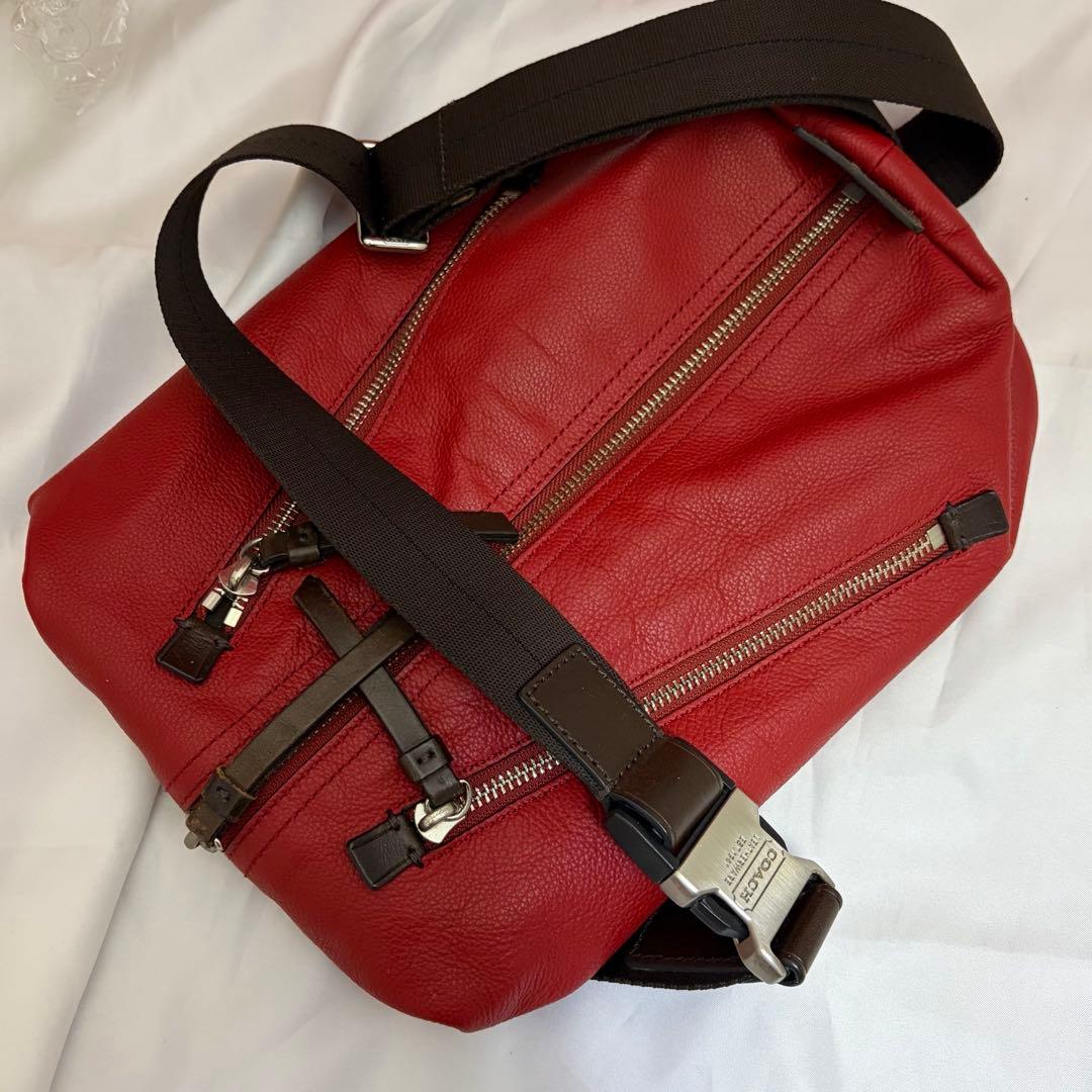 COACH トンプソン ボディバッグ レッドレザー希少カラー！