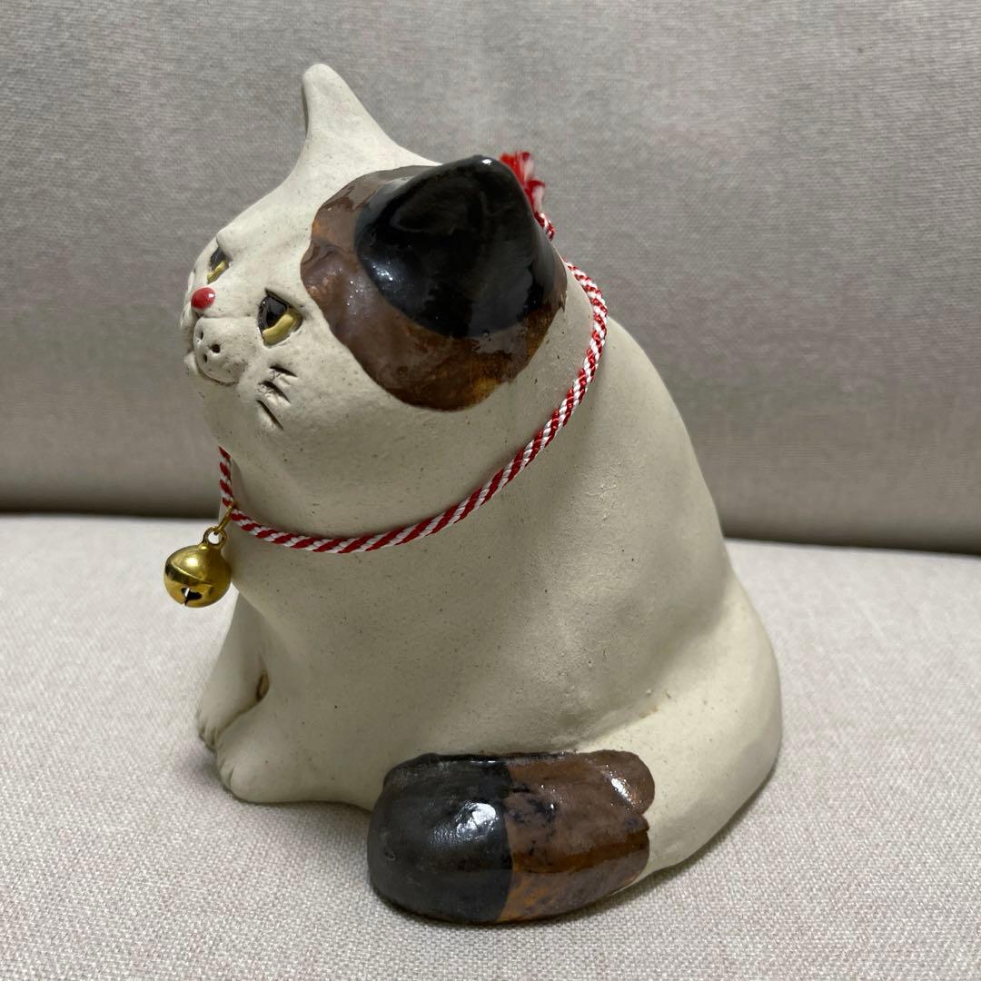 布施猫　布施猫笑店　猫　ねこ　cat 陶器製　猫の置物 鈴付き