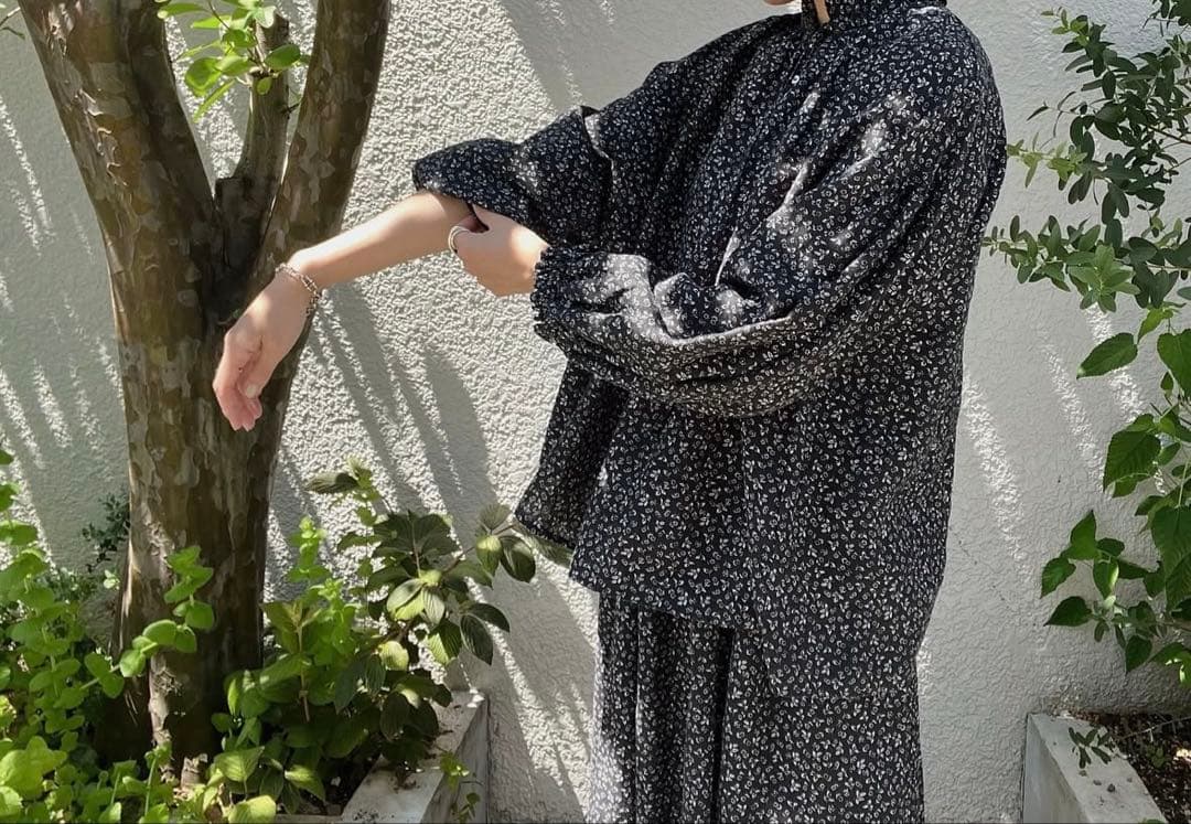 nest robe オールドフラワープリントブラウス