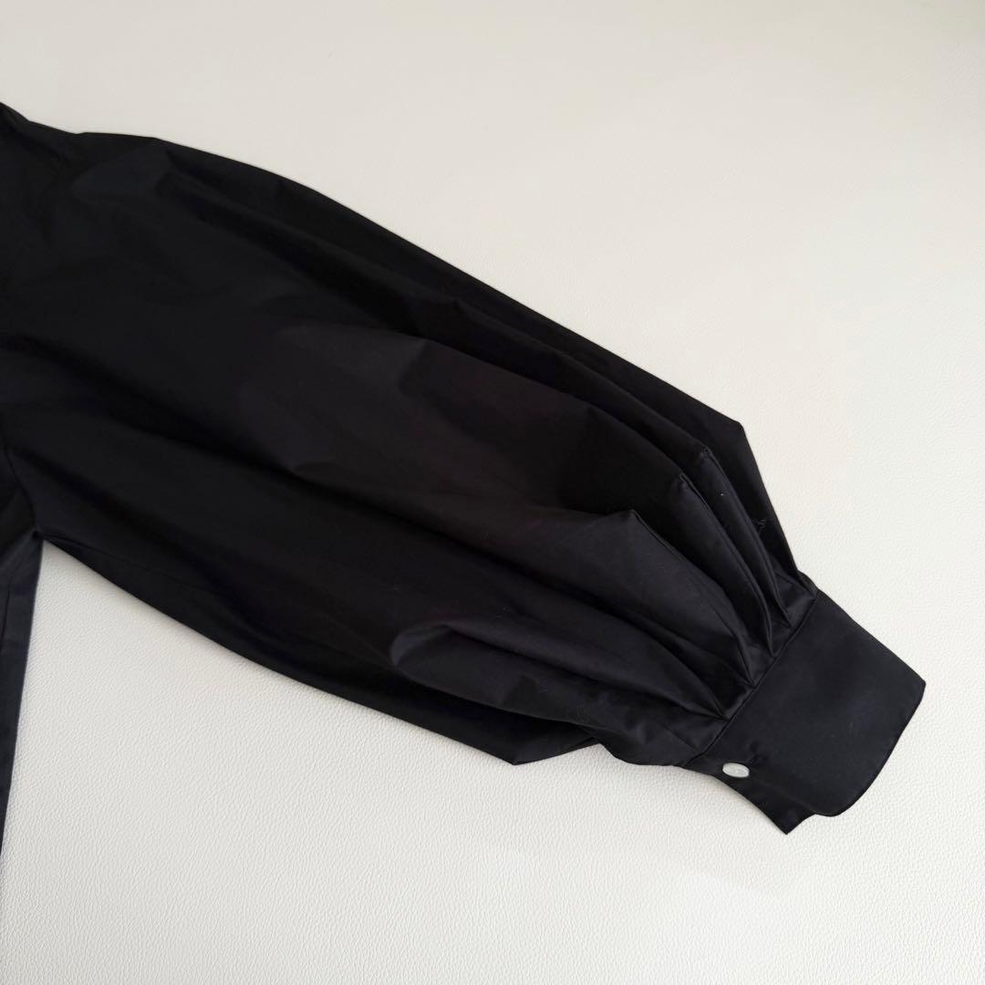 リムアーク　ブラック長袖シャツ ギャザー入り