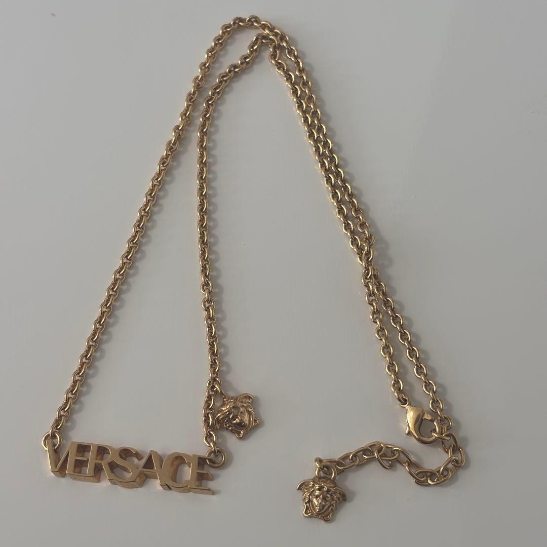 VERSACEロゴネックレス メデゥーサヴ エルサーチェ