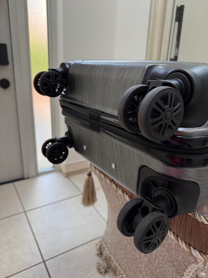 Porsche 軽量 キャリーケース　機内持ち込み