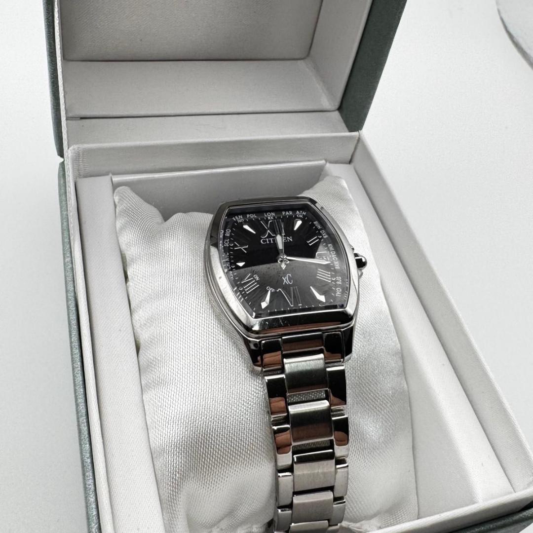 シチズン クロスシー トノー ハッピーフライト 腕時計 ソーラー ワールドタイム