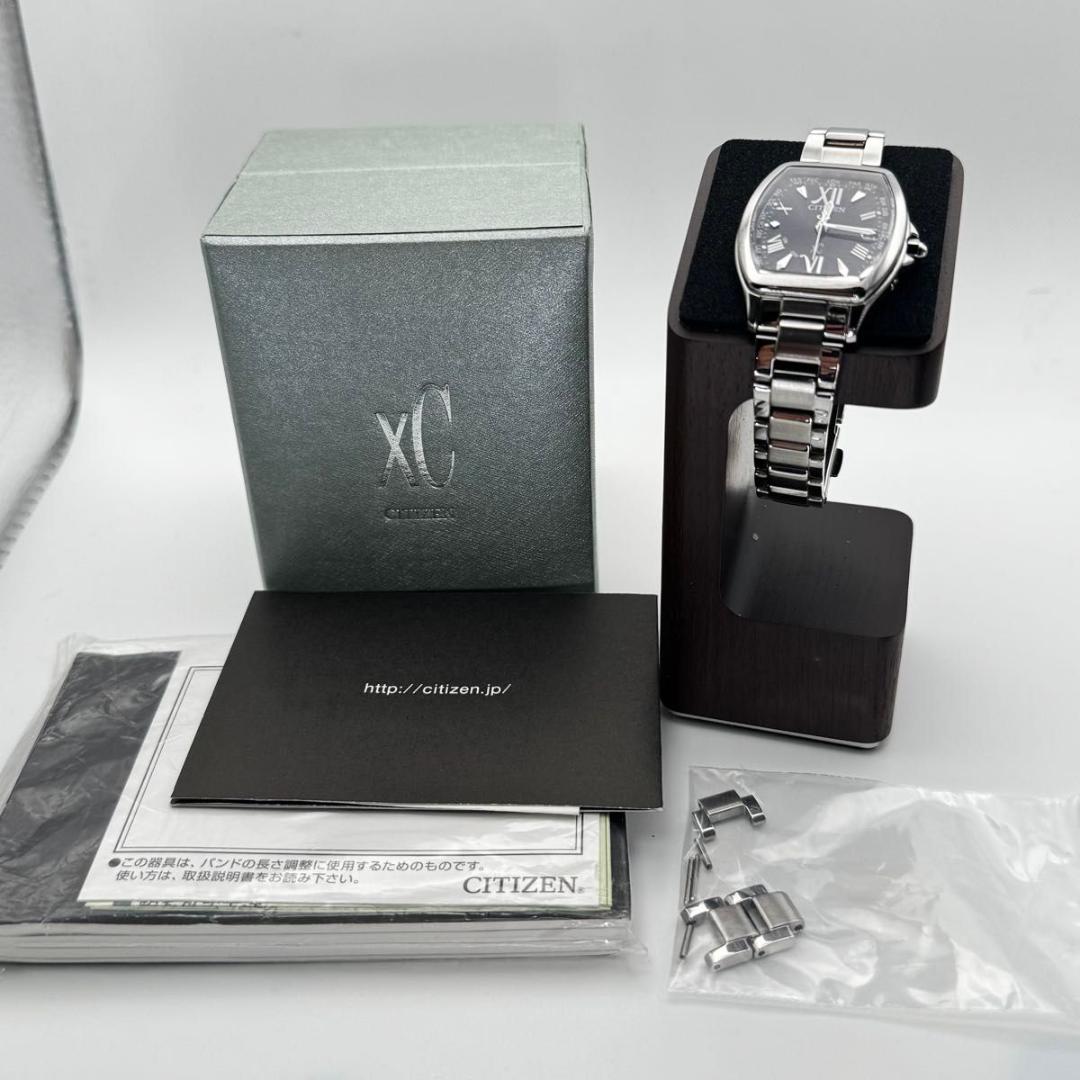 シチズン クロスシー トノー ハッピーフライト 腕時計 ソーラー ワールドタイム