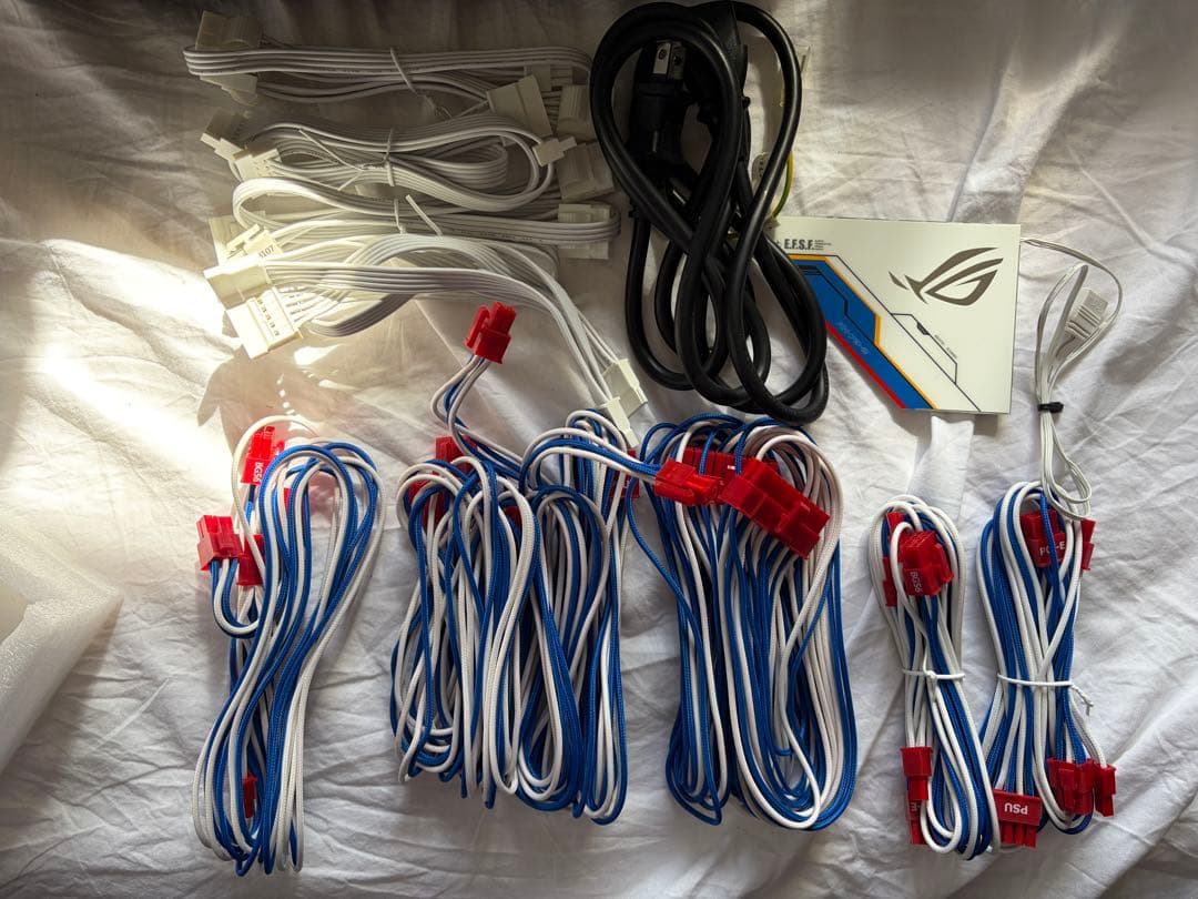 電源ユニット ASUS ROG-STRIX-850G-GUNDAM-EDITION