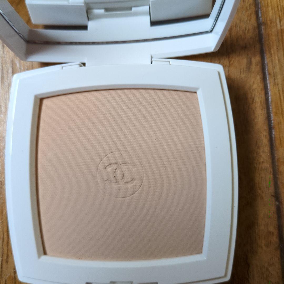 新品未使用 生産終了品 シャネル ル ブラン コンパクト ラディアンス 10