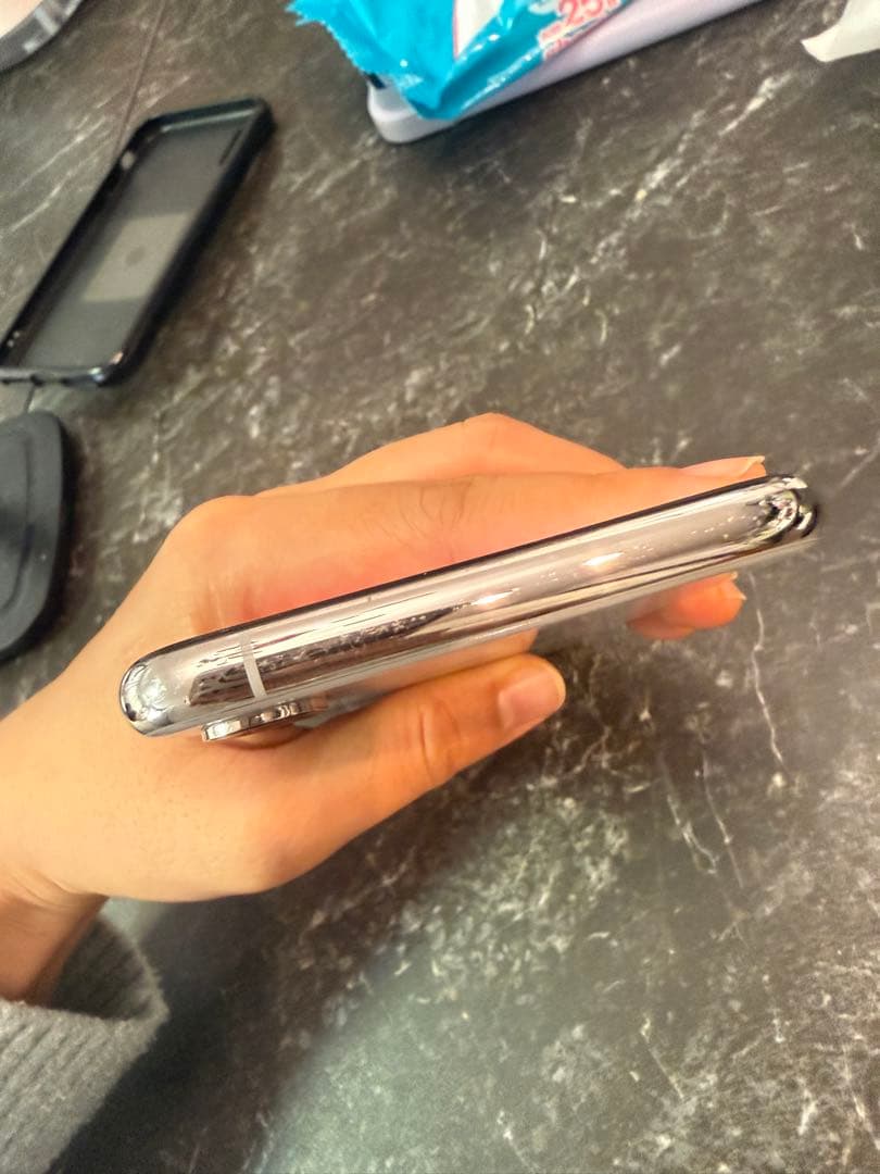 Apple iPhone XSシルバー 本体 256g