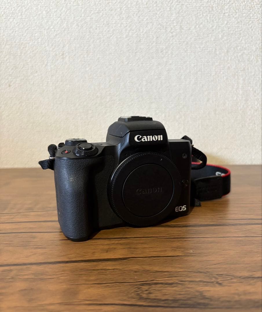【即購入可】Canon EOS Kiss M ミラーレスカメラ レンズ2本付き