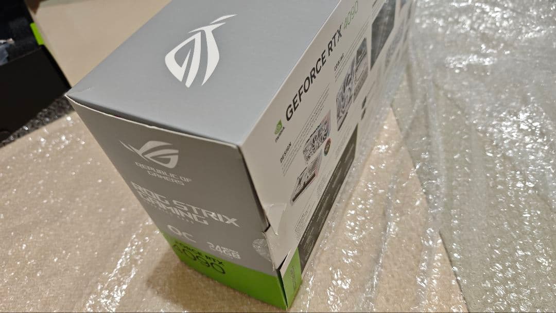ROG STRIX GAMING RTX 4090 OC white白