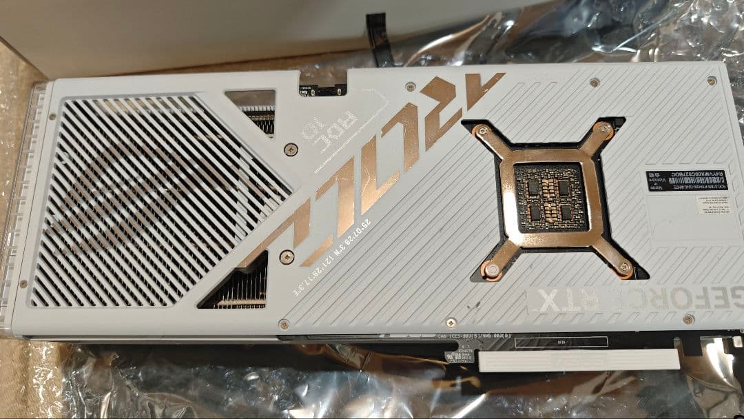 ROG STRIX GAMING RTX 4090 OC white白