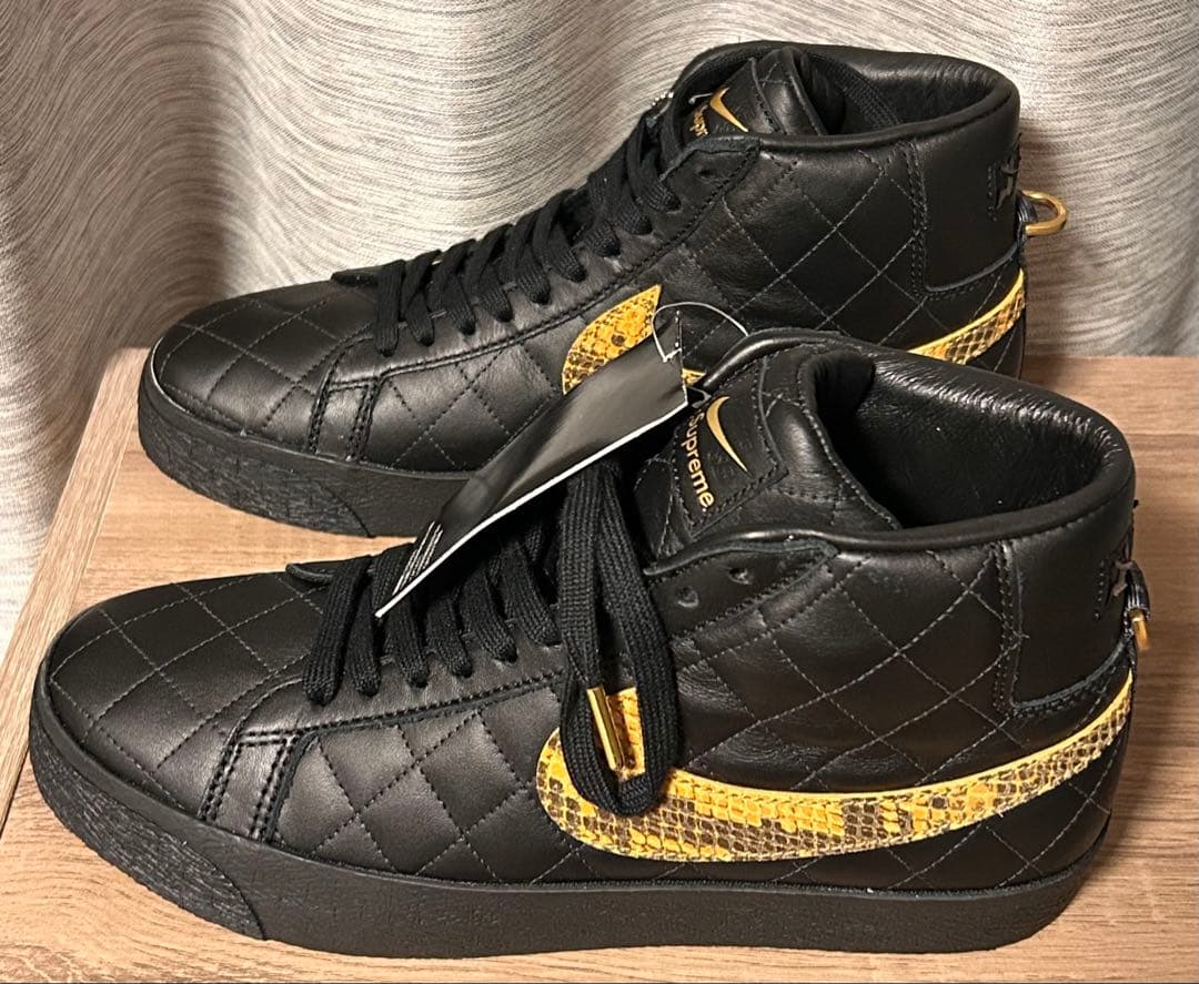 未使用品Nike Supreme Blazer Mid ブラック/イエロー