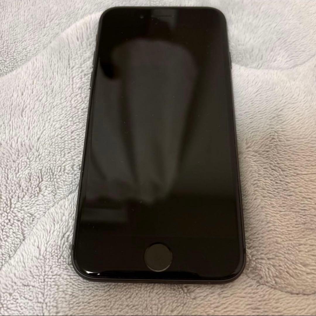 iPhone 8ブラック 本体　64GB SIMフリー