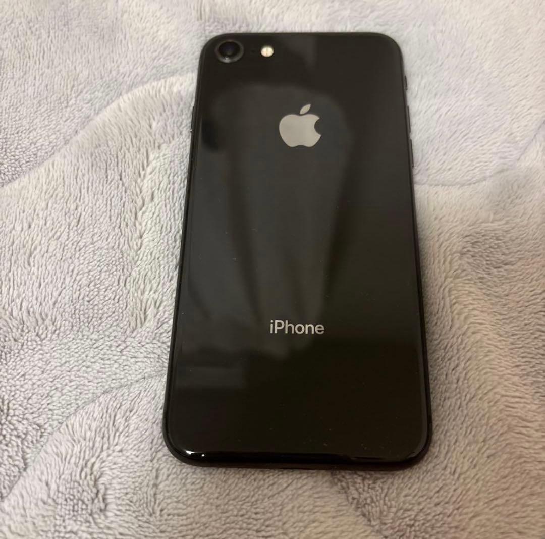 iPhone 8ブラック 本体　64GB SIMフリー