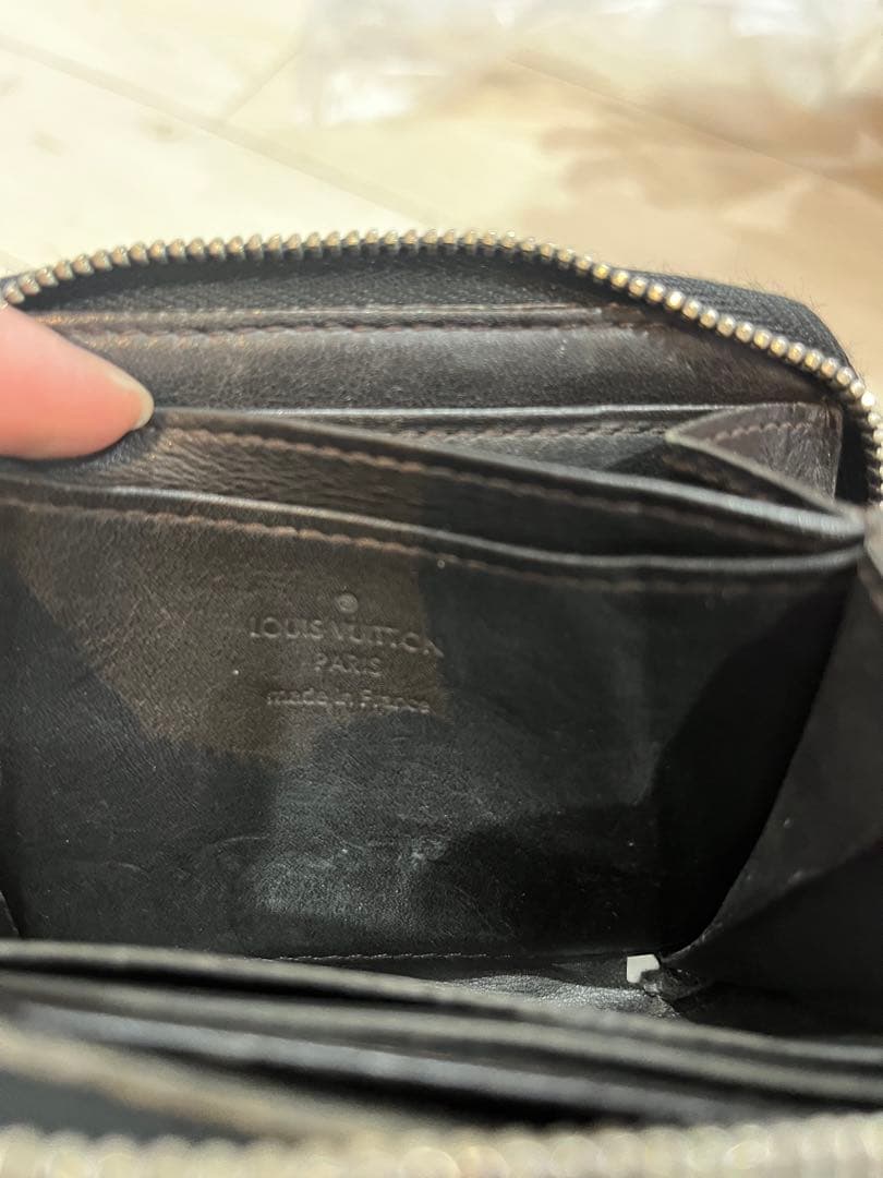 ルイヴィトン　財布　メンズ　ブラック　黒　ファスナー