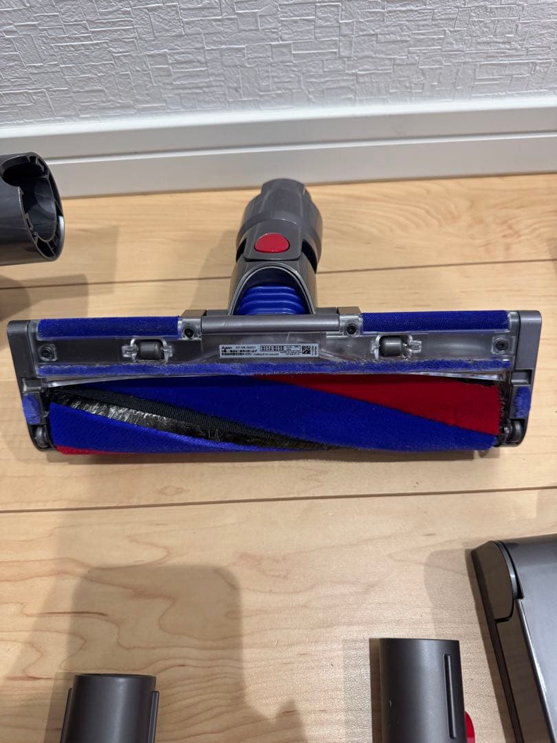 *美品*dyson ダイソン V8 SLIM SV10Kコードレス掃除機
