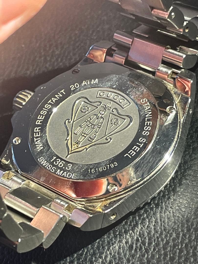 GUCCI YA136301A ダイブ スチール クォーツ 電池交換済み