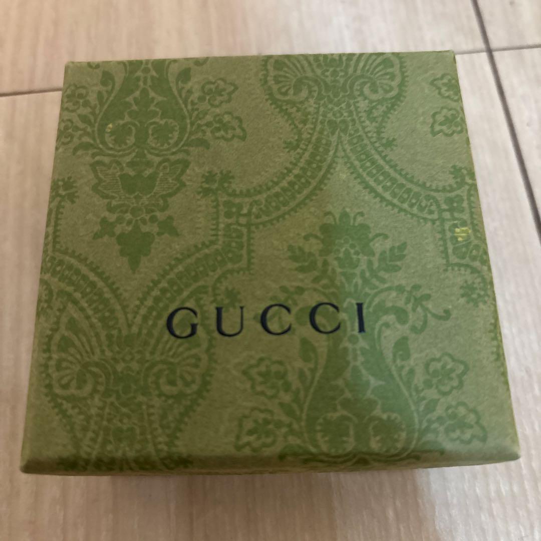 GUCCI シルバー ロゴチャーム ネックレス