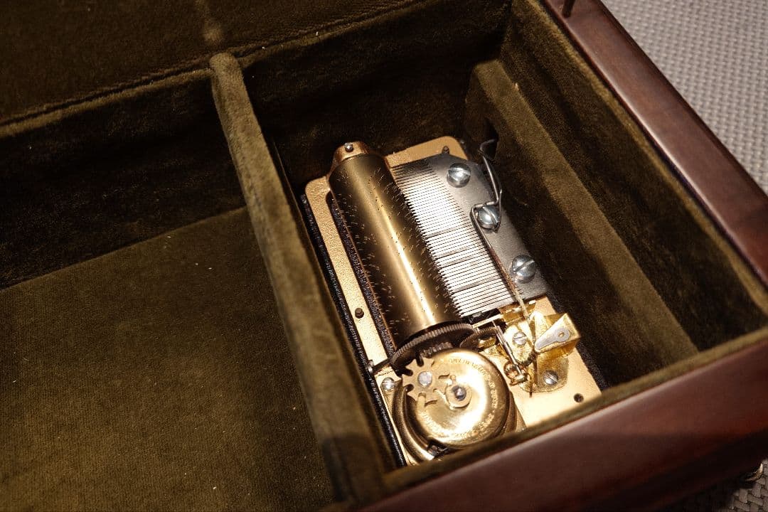 Reuge 手巻きオルゴール