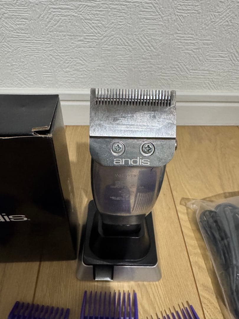 Andis master コードレス マグネットガード 充電スタンド付き 箱無し