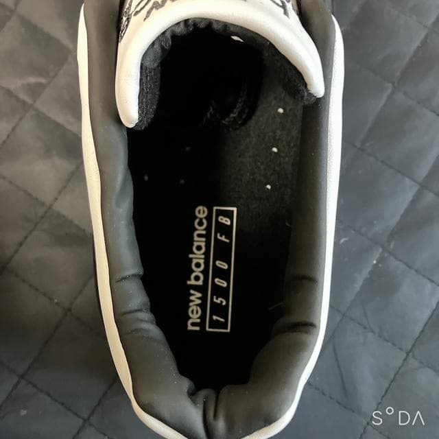 【オサム】ニューバランス M1500FB（黒） 27cm（プー151）