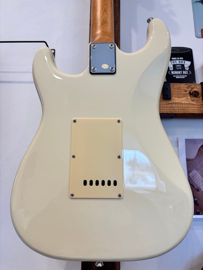 バッカス　エレキギターBST-3RSM