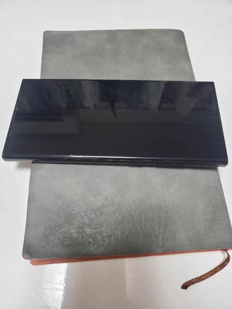 ブラック スマートフォン 本体