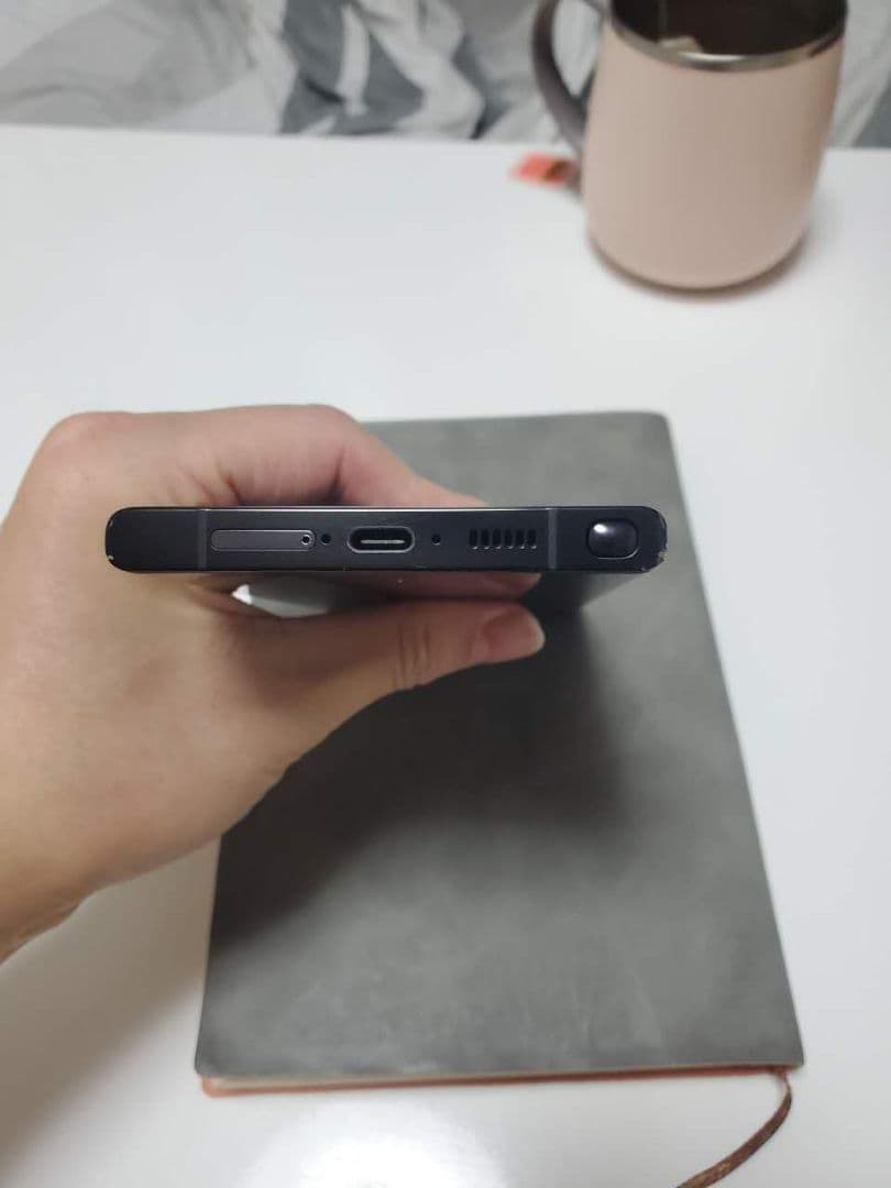 ブラック スマートフォン 本体