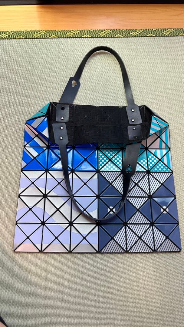 美品希少カラー バオバオ　イッセイミヤケ　BAOBAO ISSEY MIYAKE