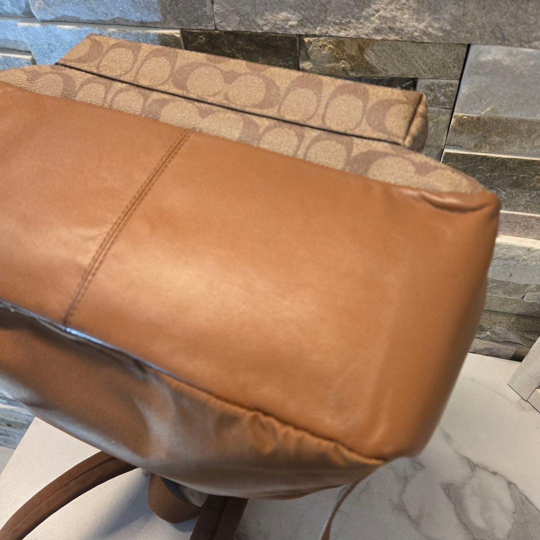 美品　COACH　コーチ　シグネチャー　リュック　デイパック　ブラウン