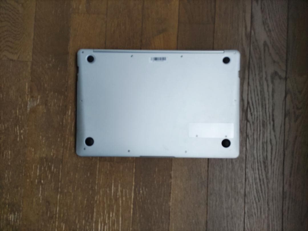 薄くてスタイリッシュなノートPC メモリー8GB　M.2SSD