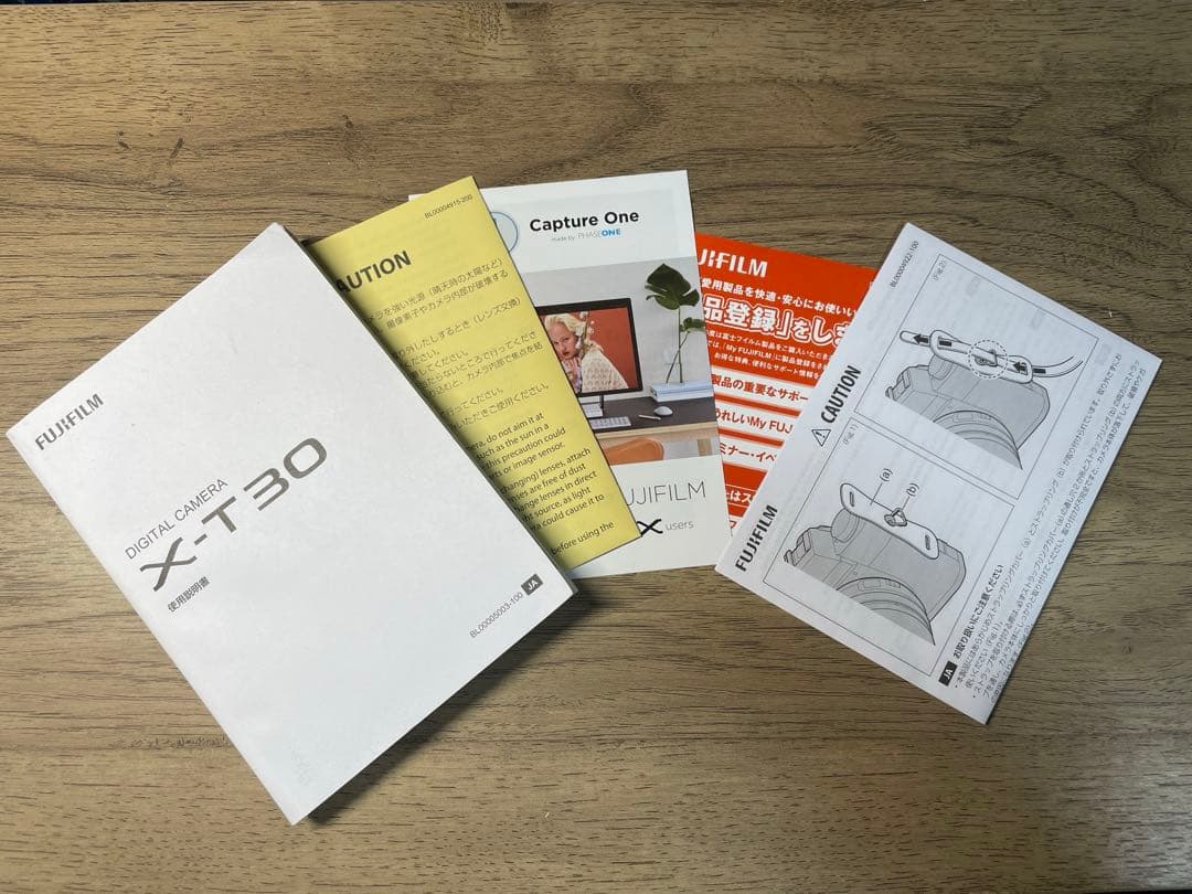 Fujifilm X-T30 ミラーレス一眼 シルバー　おまけバッテリー