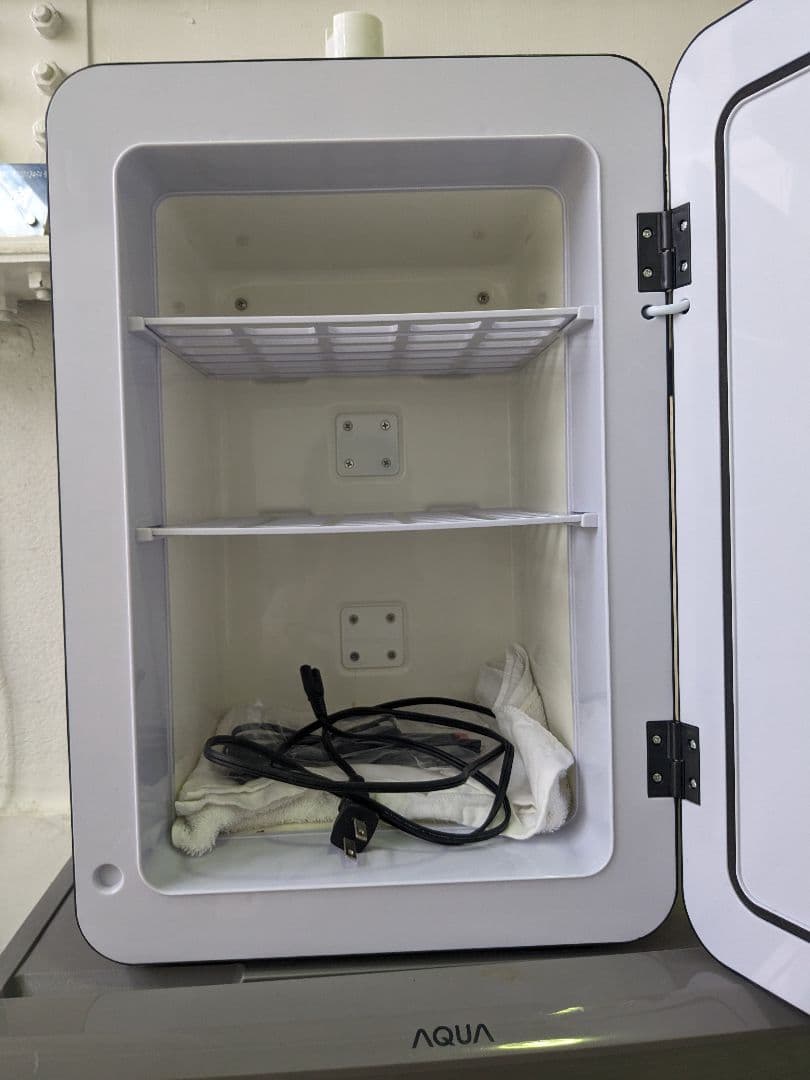 ペルチェ式　冷温庫　24L　ブラック