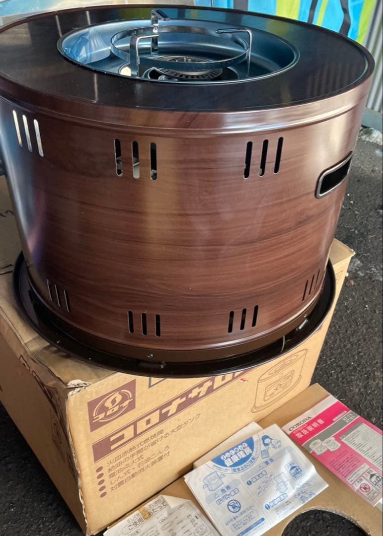 【新品未使用】コロナ石油サロンヒーター　煮炊き対応　上に鍋やヤカンなど置けます！